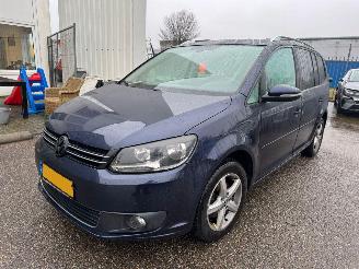 Coche accidentado Volkswagen Touran 1.6 AUTOMAAT TDI Highline BlueMotion BJ 2014 513.424 KM 2014/1