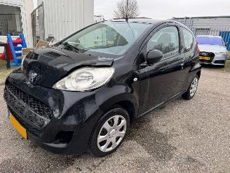 uszkodzony samochody osobowe Peugeot 107 1.0-12V XR BJ 2010 147.936 KM 2010/6