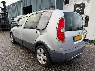 Skoda Roomster 1.6-16V AUTOMAAT Scout BJ 2008 76137 KM picture 3