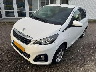 damaged passenger cars Peugeot 108 1.0 e-VTi Active 2015/9