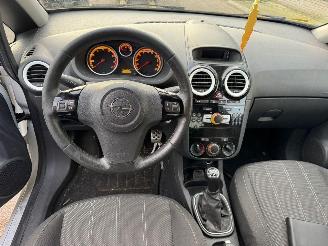 Opel Corsa 1.4-16V Cosmo picture 11