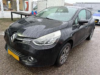 Voiture accidenté Renault Clio 1.5 dCi ECO Night&Day 2014/9