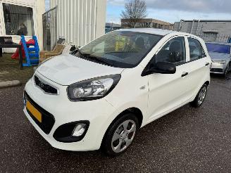Auto incidentate Kia Picanto 1.0 CVVT Airco BJ 2011 165.191 KM 2011/6