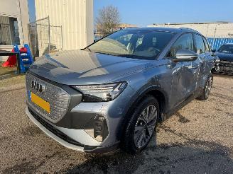 damaged passenger cars Audi Q4 e-tron 40 Advanced edition 77 kWh AUTOMAAT 2022/12