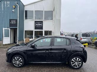 skadebil auto Peugeot e-208 EV Active Pack 50 kWh AUTOMAAT 2023/10