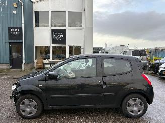 Damaged car Renault Twingo 1.2 16V Collection 2013/9
