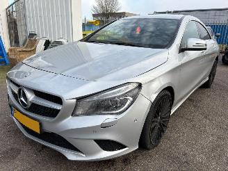 Vaurioauto  passenger cars Mercedes Cla-klasse 180 AUTOMAAT Prestige Comfort 2014/8
