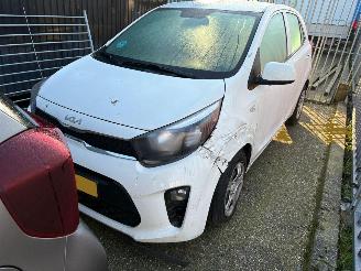 skadebil auto Kia Picanto 1.0 DPi ComfortLine 2023/8