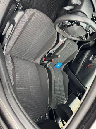 Peugeot 208 1.2 PureTech Active picture 19