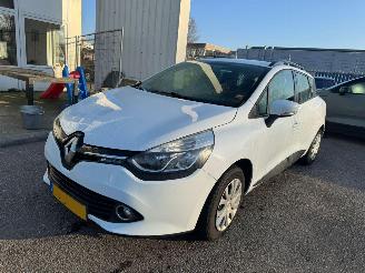 krockskadad bil auto Renault Clio 1.5 dCi ECO Night&Day 2015/12