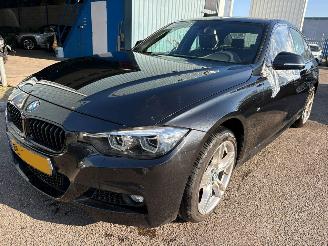 krockskadad bil auto BMW 3-serie 318i AUTOMAAT M Sport Edition 2018/11