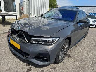 Damaged car BMW 3-serie 320i AUTOMAAT High Executive 2019/9