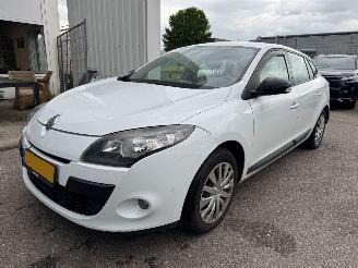uszkodzony samochody osobowe Renault Mégane Estate 1.5 AUTOMAAT dCi Expression 2011/8