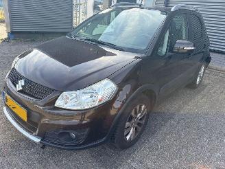 damaged passenger cars Suzuki SX4 1.6 AUTOMAAT Expressive 2014/3