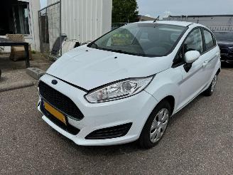 damaged passenger cars Ford Fiesta 1.5 TDCi Style 2016/6