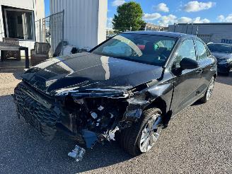krockskadad bil auto Audi A3 Limousine 30 TFSI Advanced edition 2024/1