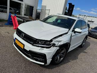 skadebil auto Volkswagen Tiguan 2.0 AUTOMAAT TSI 4Motion Highline Business R 2019/7