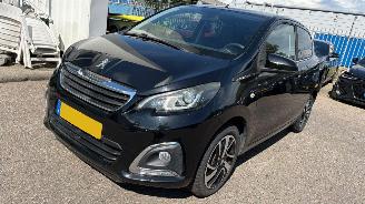 krockskadad bil auto Peugeot 108 1.2 VTi Allure 2015/1