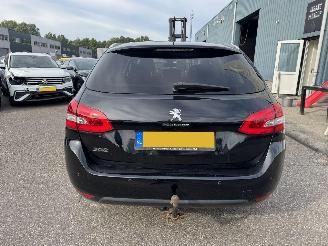 Peugeot 308 1.2 PureTech Blue Lease Executive picture 5