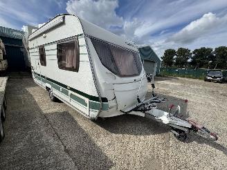 Schade caravan Chateau  466C 2005/9