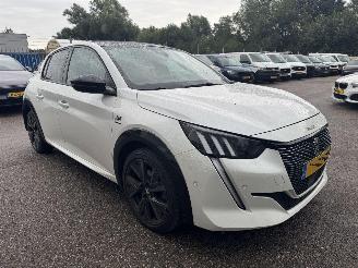 uszkodzony samochody osobowe Peugeot 208 1.2 PureTech GT Pack 2022/1