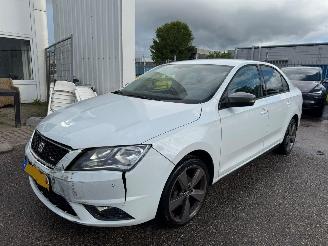 Vaurioauto  passenger cars Seat Toledo 1.2 TSI FR Connect 2016/4