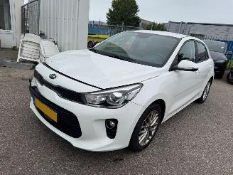 damaged passenger cars Kia Rio 1.0 TGDI First Edition 2017/4
