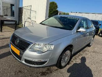 Avarii autoturisme Volkswagen Passat 2.0 AUTOMAAT FSI Comfortline 2006/9