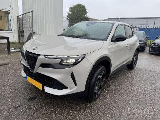 Auto incidentate Alfa Romeo Junior 1.2 Turbo Hybrid Ibrida Ti AUTOMAAT 2026/3