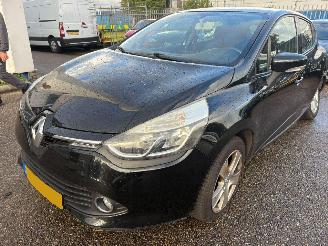 damaged passenger cars Renault Clio 0.9 TCe Expression 2014/3
