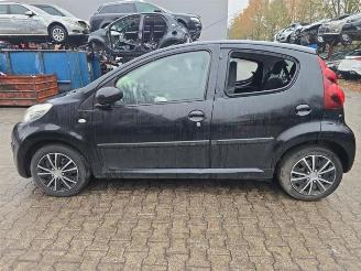 Peugeot 107 107, Hatchback, 2005 / 2014 1.0 12V picture 3