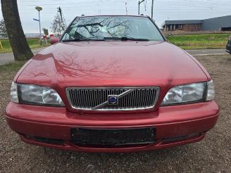 Vrakbiler auto Volvo V-70 V70 (GW/LW/LZ), Combi, 1997 / 2002 2.5 T Turbo 20V 1998/9