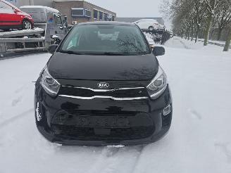 skadebil auto Kia Picanto 1.0 2021/4