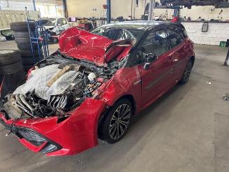 Vrakbiler auto Toyota Corolla Corolla (E21/EA1/EH1), Hatchback 5-drs, 2018 1.8 16V Hybrid 2019/11