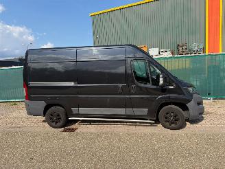 Vaurioauto  commercial vehicles Peugeot Boxer Boxer 2.0 Airco 2017/2