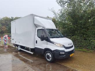 skadebil bedrijf Iveco Daily Daily 2.3 airco automaat mtm 3500 kg 2018/6