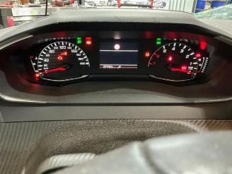 Peugeot 2008 2008 (UD/UK/UR/US/UX), MPV, 2019 1.2 VTi 12V PureTech 100 picture 20