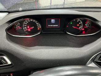 Peugeot 308 308 (L3/L8/LB/LH/LP), Hatchback 5-drs, 2013 / 2021 1.2 12V e-THP PureTech 110 picture 22