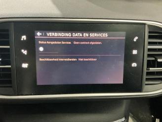 Peugeot 308 308 (L3/L8/LB/LH/LP), Hatchback 5-drs, 2013 / 2021 1.2 12V e-THP PureTech 110 picture 30