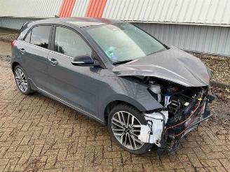 Salvage car Kia Rio Rio IV (YB), Hatchback, 2017 1.0i T-GDi 100 12V 2022/3