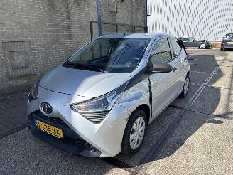 krockskadad bil auto Toyota Aygo 1.0 VVT-I X-FUN 2021/8