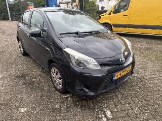 Schadeauto Toyota Yaris 1.5 Full Hybrid Aspiration 2013/6