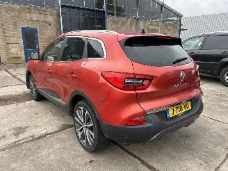 Vaurioauto  passenger cars Renault Kadjar 1.2 TCE BOSE 2016/2