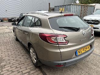 uszkodzony samochody osobowe Renault Mégane 1.5 DCI EXPRESSION 2012/5