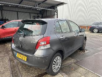 damaged passenger cars Toyota Yaris 1.3 VVTI ASPIRATION  AUTOMAAT 2011/2