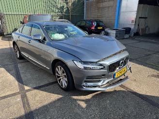 Unfallwagen Volvo S-90 2.0 T4 Bussines Luxury 2020/8