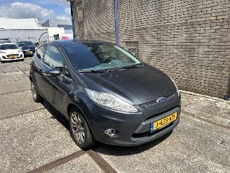 Voiture accidenté Ford Fiesta 1.25 TREND 2009/12