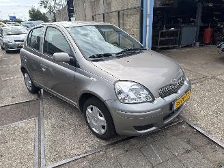 skadebil auto Toyota Yaris 1.3  16V    VVT-I 2004/5