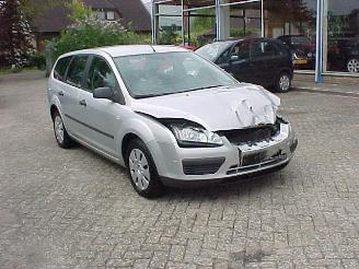 Damaged car Ford Focus 1.6 2006/9