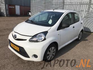 rozbiórka samochody osobowe Toyota Aygo Aygo (B10), Hatchback, 2005 / 2014 1.0 12V VVT-i 2013/11